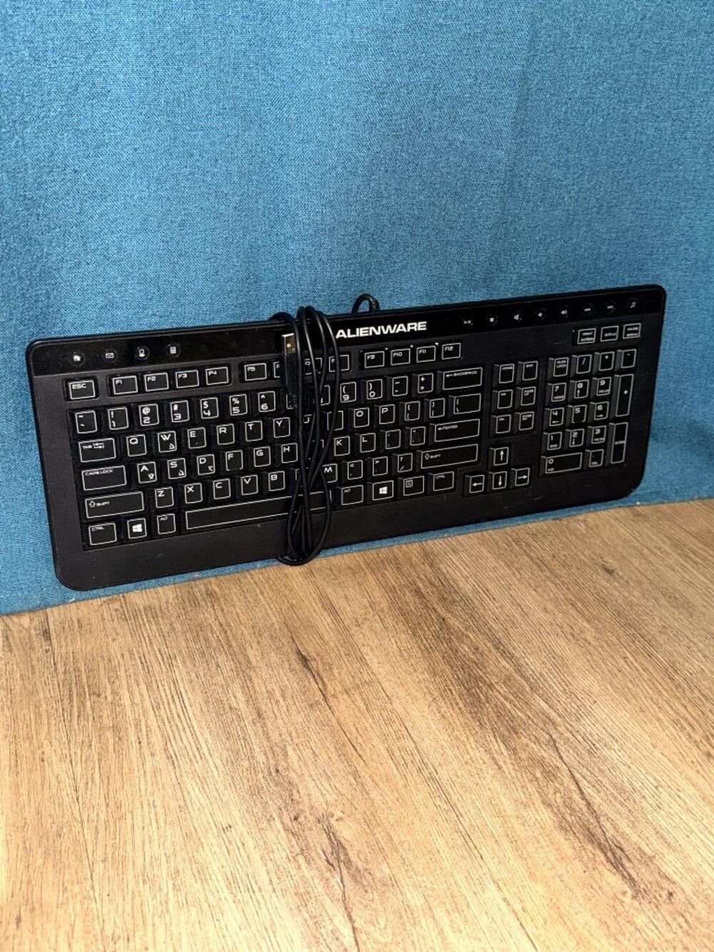 Alienware wired keyboard SK-8165, full-size with numpad, black (USB)